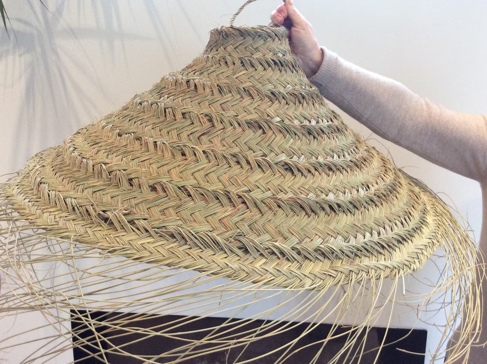 Très grande Suspension abat jour luminaire plate en paille alfa